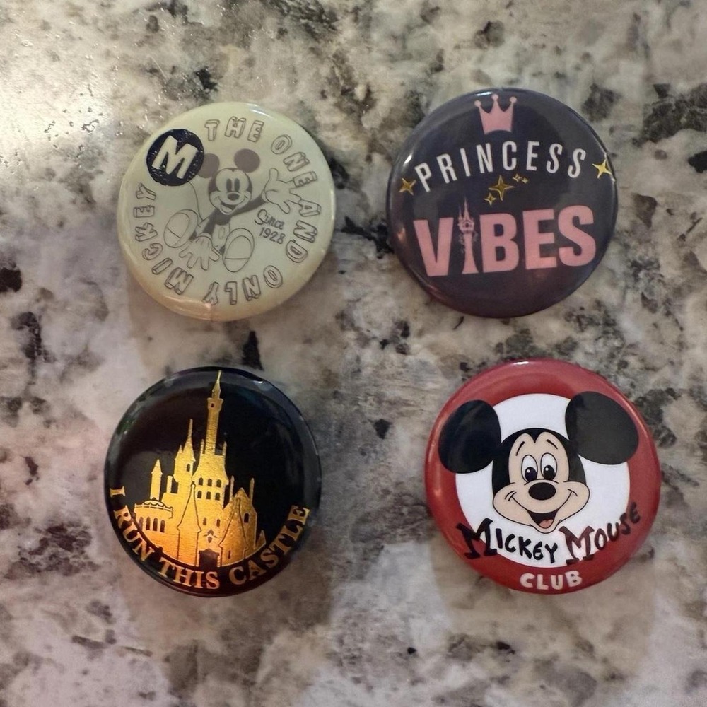 Disney‎ World Buttons Pins Princess Mickey Magic Castle